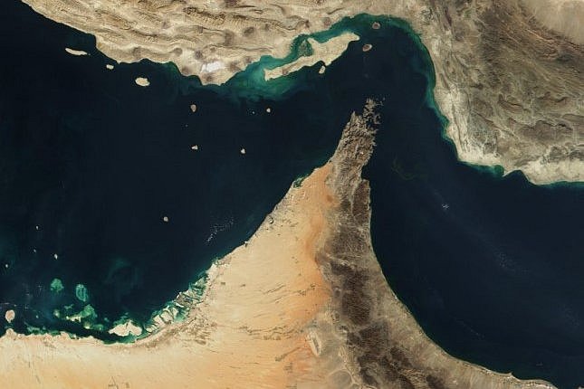 US Military May Put Armed Troops on Commercial Ships in Strait of Hormuz