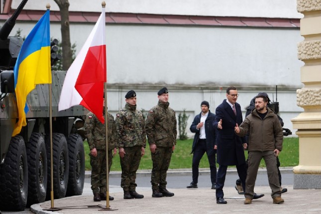 Poland receives Zelensky and prepares direct intervention in Ukraine war
