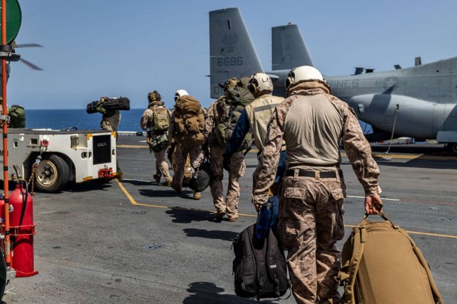 Over 3,000 US Marines and Sailors Arrive in Middle East in Deployment Aimed at Iran
