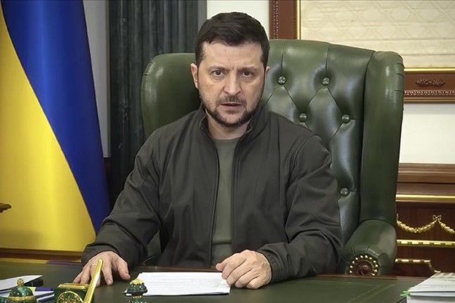 Zelensky Implies Ukrainian Refugees in Europe Will Resort to Terrorism If West Curtails Aid