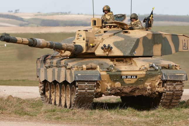 Ukraine Receives Deliveries of German, British Tanks