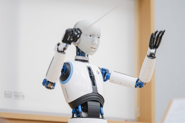 Korea's 1st robot conductor offers glimpse into future of technology