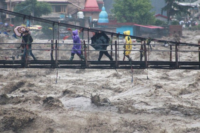 Heavy rainfall kills over 100 people in India