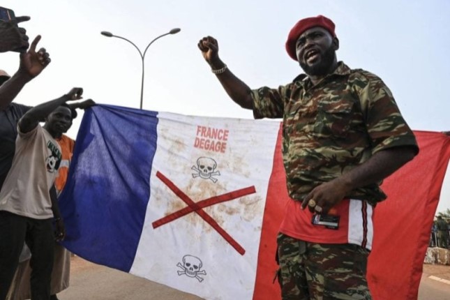 France Holding Talks on Withdrawal of "Certain Military Elements" from Niger