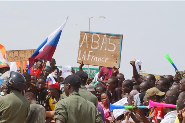 Mass protests in Niger demand withdrawal of French troops