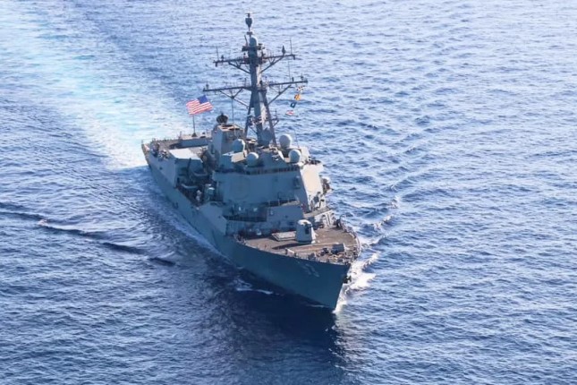 US and Canadian Warships Sail Through Taiwan Strait