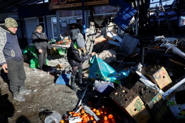 Ukrainian Shelling of Donetsk Market Kills at Least 27