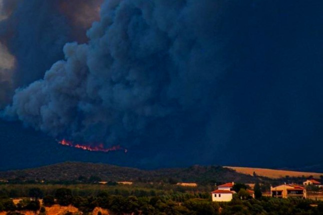 Villages Evacuated as Wildfire Rages in North-Eastern Greece